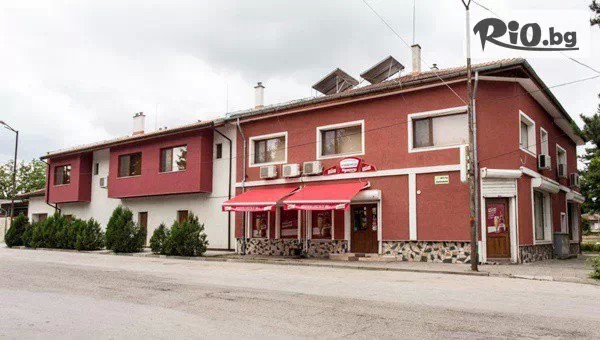 Почивка в Къща за гости Кладенеца, до природен парк Русенски Лом! Нощувка с възможност за закуска и вечеря + битов кът с барбекю до 31 Март