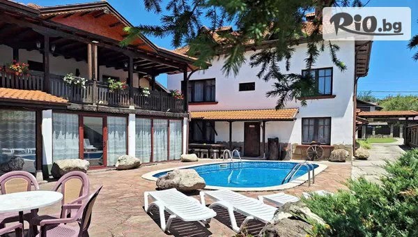 Пролетна идилия в Априлци: Почивка в Къща за гости Бащин дом! Нощувка за 2 или 3 човека + детски кът, барбекю и сезонен басейн до края на Май