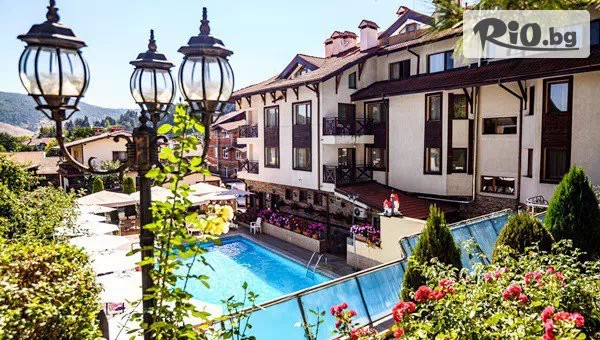 Зимен Минерален Релакс в Аквилон Хотел & Термал Пуулс, с. Баня! Нощувка със закуска за до четирима + уелнес зона, открит и закрит басейн