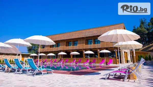 Делнична СПА почивка във Вила Виктория Термал, село Баня край Банско! Нощувка със закуска и вечеря + външен топъл минерален басейн и СПА до края на Март