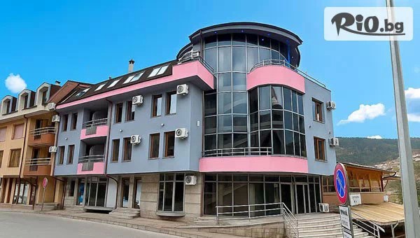 Зимен Релакс в Хотел Елит Релакс, Девин! Нощувка, закуска, с възможност за обяд и вечеря + джакузи и релакс зона