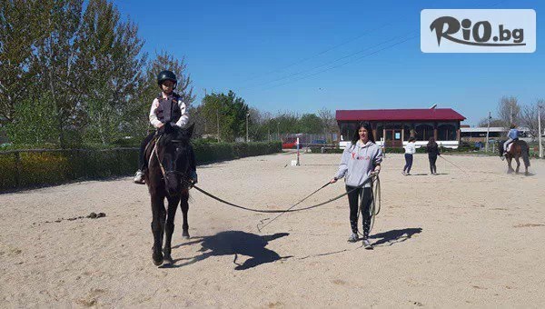 Урок по конна езда в манеж за начинаещи или напреднали, от Конна база Тара, с. Ягодово - Забавление край Пловдив!