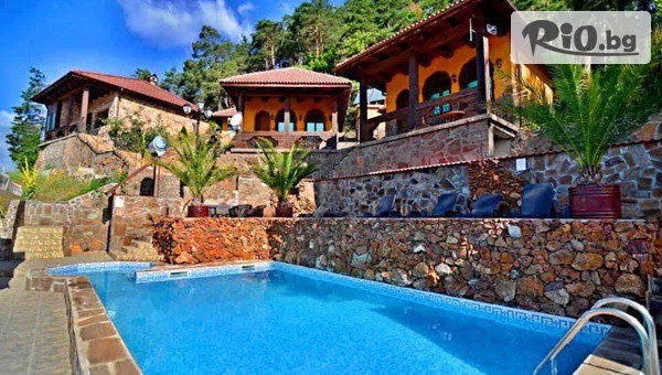 Почивка в Хотел Сафари Вилидж, Велинград! Нощувка в самостоятелна къщичка за двама със закуска до 28 Февруари