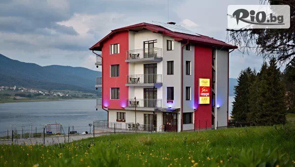 Почивка в Къща за гости Хисарски, Сърница на брега на язовир Доспат! Нощувка, закуска и възможност за вечеря + паркинг