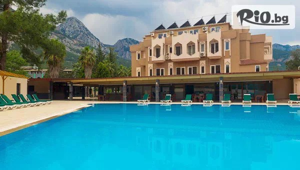 Самолетна почивка в Alexius Beach Hotel 4*, на 20 метра от плажа в Кемер, Турция! През Май и Юни - 7 All Inclusive нощувки + открит басейн