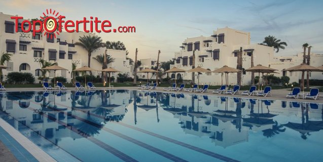 Почивка в Египет, Хургада със самолет! 7 нощувки + закуски и вечери в хотел Mercure Hurghada 4* с включени самолетни билети, летищни такси и трансфер за 954 лв на човек
