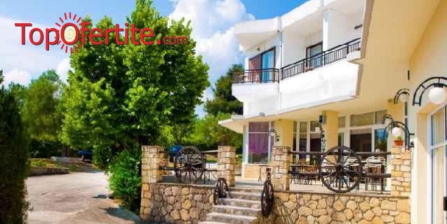 Pashos Hotel 3*, Касандра, Халкидики - Гърция! Нощувка + закуска, вечеря и безплатно дете до 12 г. на цени от 73.10 лв. на човек