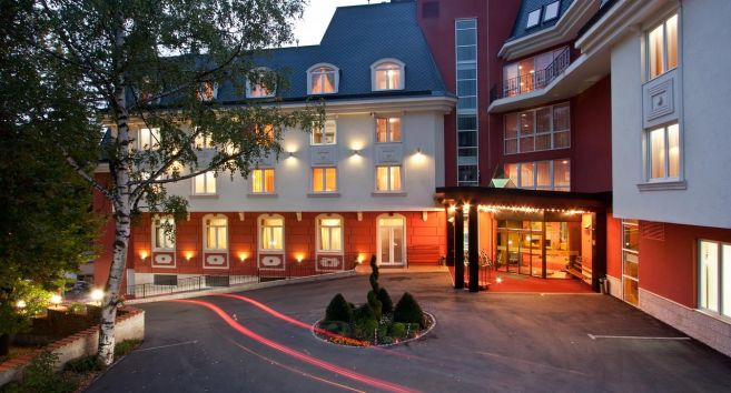 СПА релакс в хотел Акватоник - Велинград + закуски и вечери